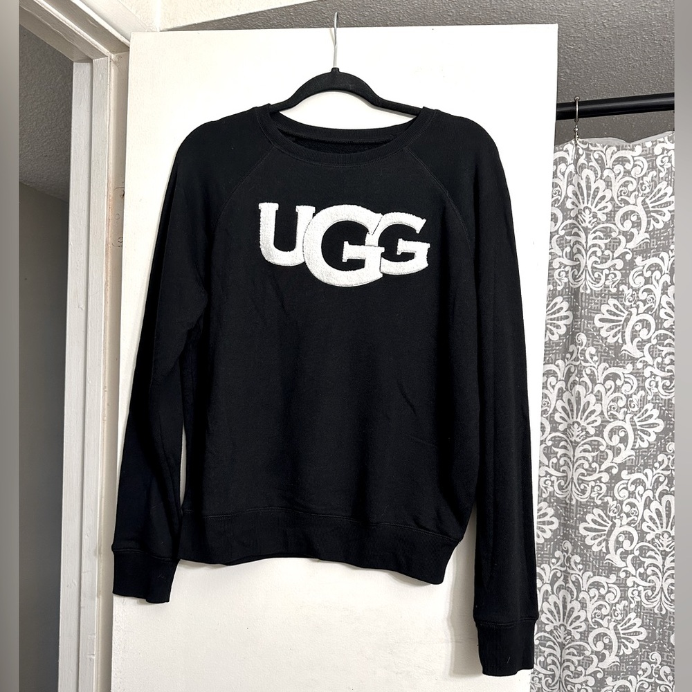 Ugg Madeline crewneck sweater w/Fuzzy Logo . Size Small . Practically New!!!
